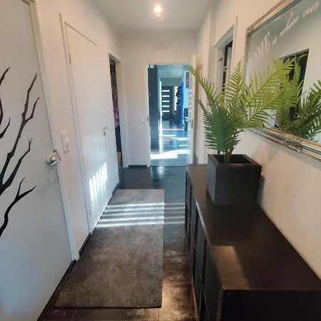 Moderni Perhehuvila Ulkoporealtaalla Rovaniemi