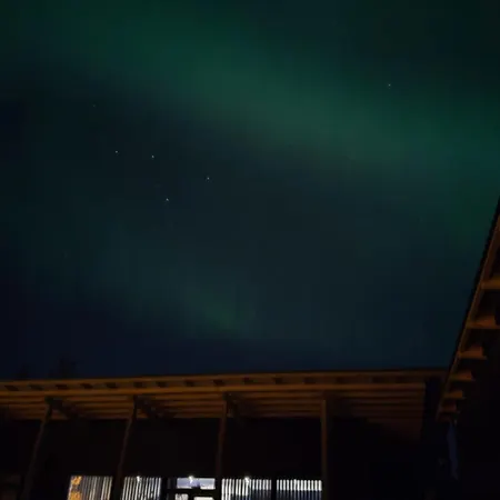Moderni Perhehuvila Ulkoporealtaalla Villa