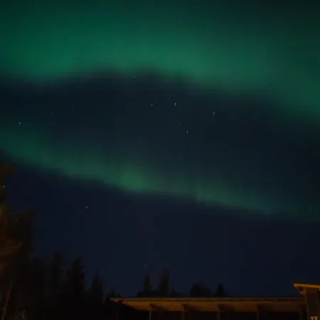 Moderni Perhehuvila Ulkoporealtaalla Villa *