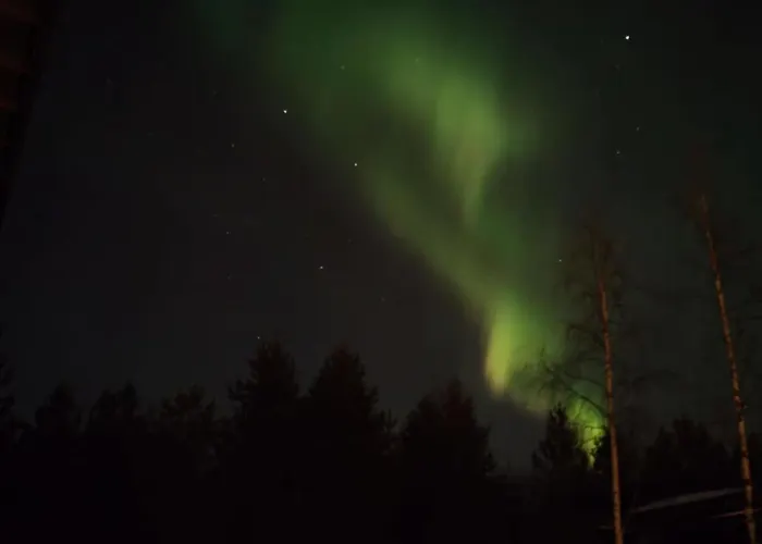 Moderni Perhehuvila Ulkoporealtaalla וילה *